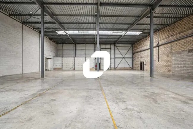 Plus de détails pour 22 Rue Des Cerisiers, Lisses - Bureau, Industriel/Logistique à louer