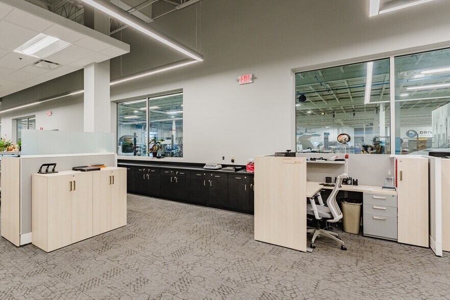 2000 Brittain Rd, Akron, OH à louer - Photo intérieure – Image 2 sur 6