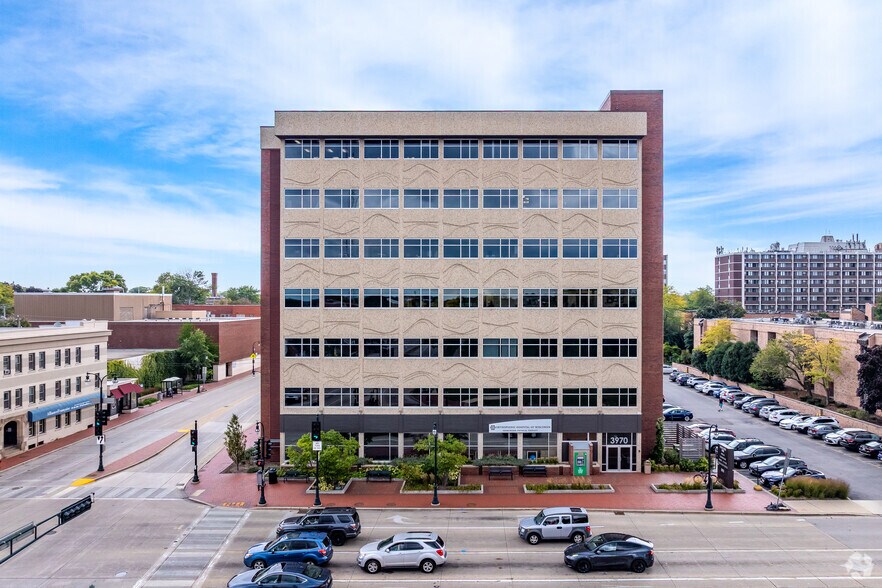 3970 N Oakland Ave, Shorewood, WI à louer - Photo de l’immeuble – Image 2 sur 4