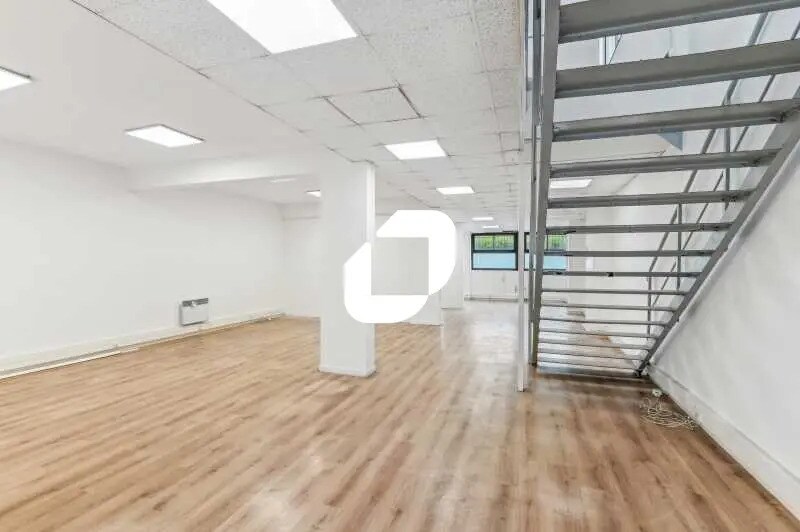 Bureau dans Courbevoie à vendre Photo de l’immeuble– Image 1 sur 18