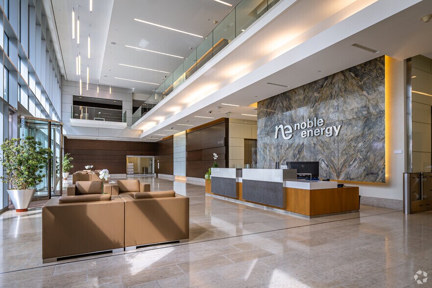 1002 Noble Energy Way, Houston, TX à louer - Hall d’entrée – Image 2 sur 6