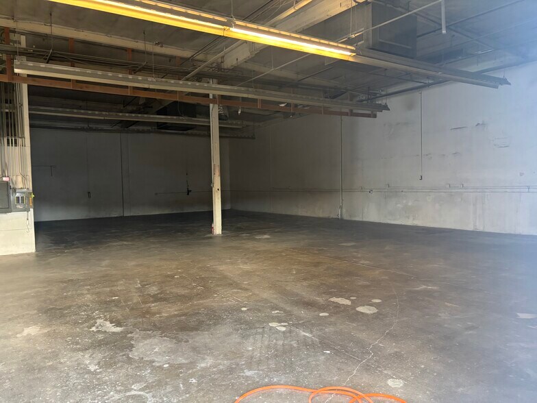 515-517 W Imperial Hwy, La Habra, CA à louer - Photo de l’immeuble – Image 3 sur 15