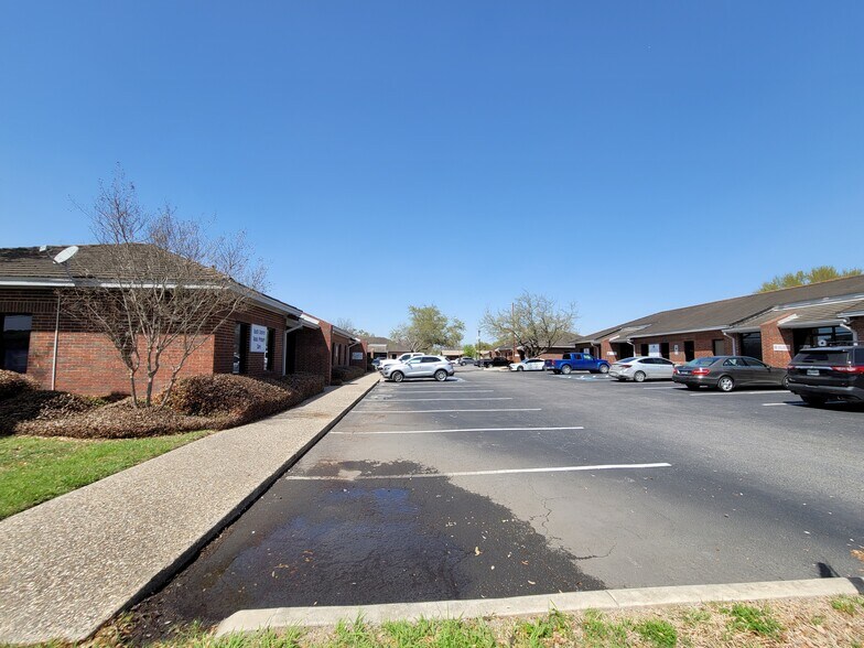 4025 E Southcross Blvd, San Antonio, TX à vendre - Photo de l’immeuble – Image 2 sur 16
