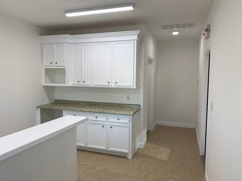1005 Winfield Ln, Kemah, TX à louer - Photo intérieure – Image 2 sur 2