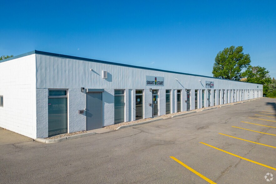 4620-4640 11 St NE, Calgary, AB à louer - Photo de l’immeuble – Image 1 sur 6