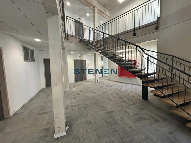 Bureau dans Marseille à louer - Hall d’entrée – Image 2 sur 5