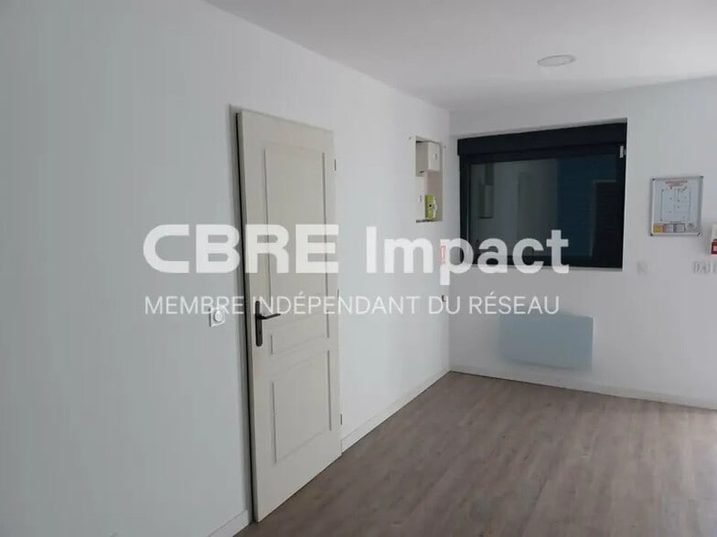 Local commercial dans Cormontreuil à louer - Photo de l’immeuble – Image 2 sur 8