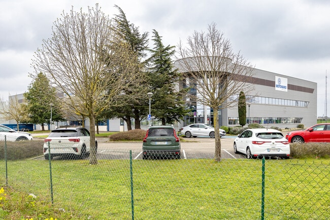 Plus de détails pour Local d'activités à louer