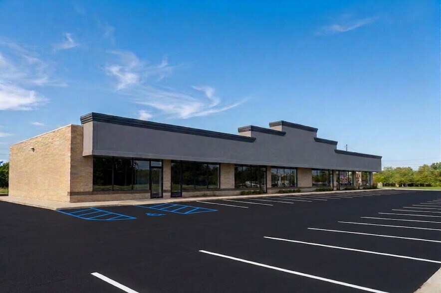 13400-13480 E 15 Mile Rd, Sterling Heights, MI à louer - Photo de l’immeuble – Image 2 sur 8