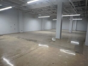 44 S Vail Ave, Arlington Heights, IL à louer Photo intérieure– Image 2 sur 5