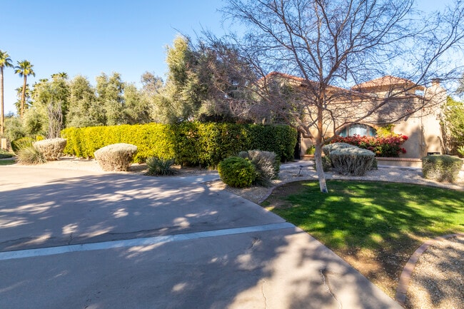 Plus de détails pour 6710 E Fanfol Dr, Paradise Valley, AZ - Santé à vendre