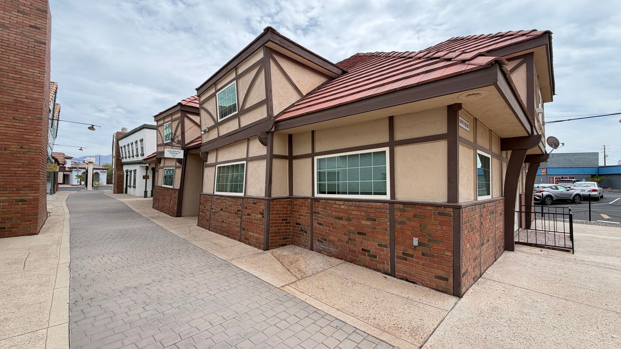 2126 Mcculloch Blvd N, Lake Havasu City, AZ à louer Photo de l’immeuble– Image 1 sur 8