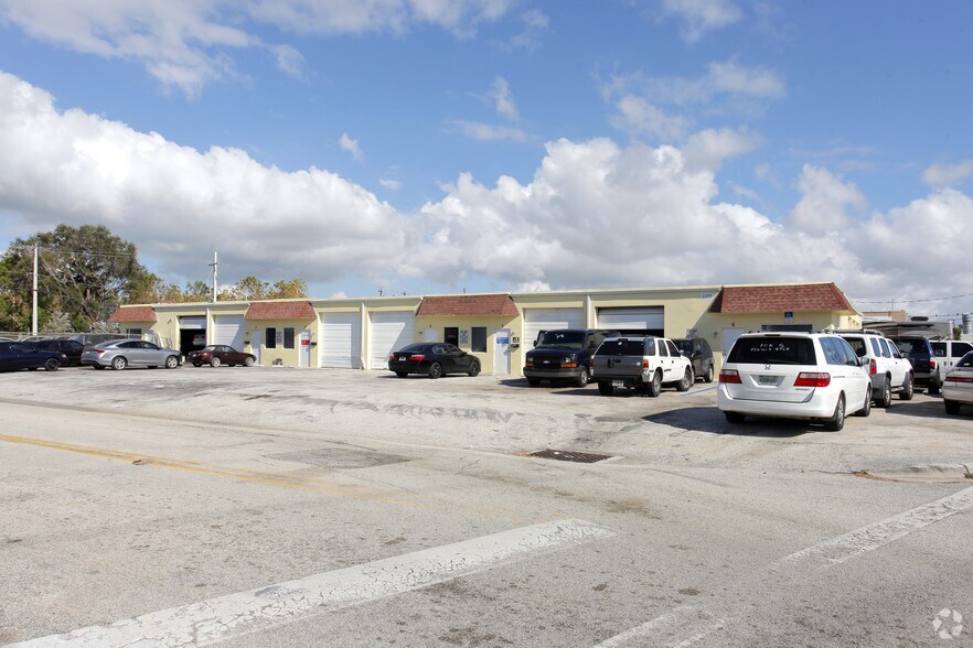 1190 S Dixie Hwy W, Pompano Beach, FL à louer - Photo de l’immeuble – Image 1 sur 9