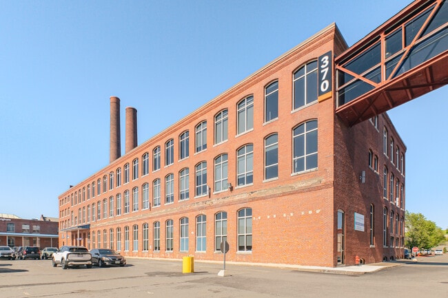 Plus de détails pour 354 Merrimack St, Lawrence, MA - Différents types d’espaces à louer