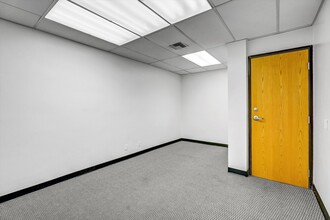 8405 Pershing Dr, Los Angeles, CA à louer Photo intérieure– Image 2 sur 10