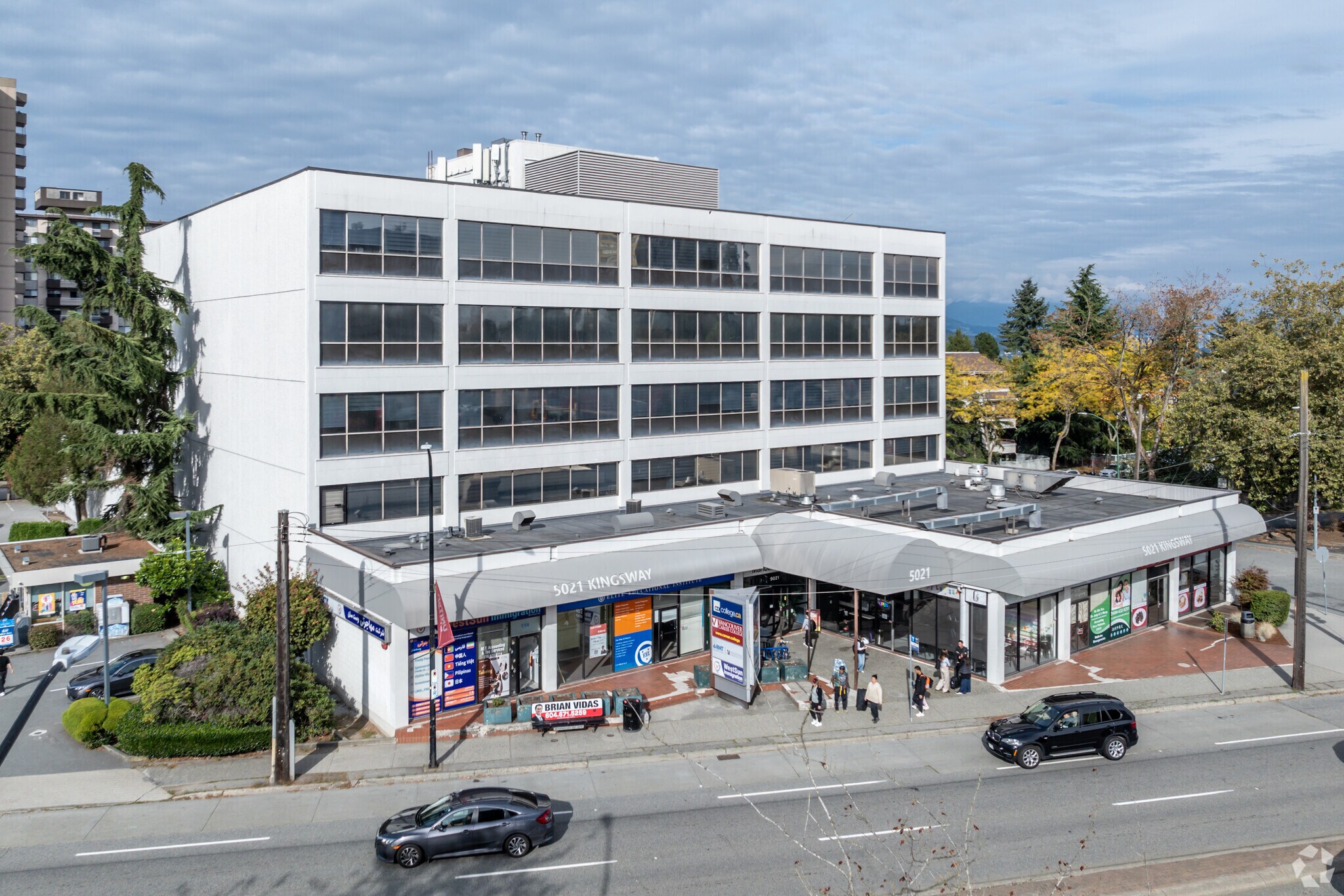 5021 Kingsway, Burnaby, BC à louer Photo principale– Image 1 sur 3