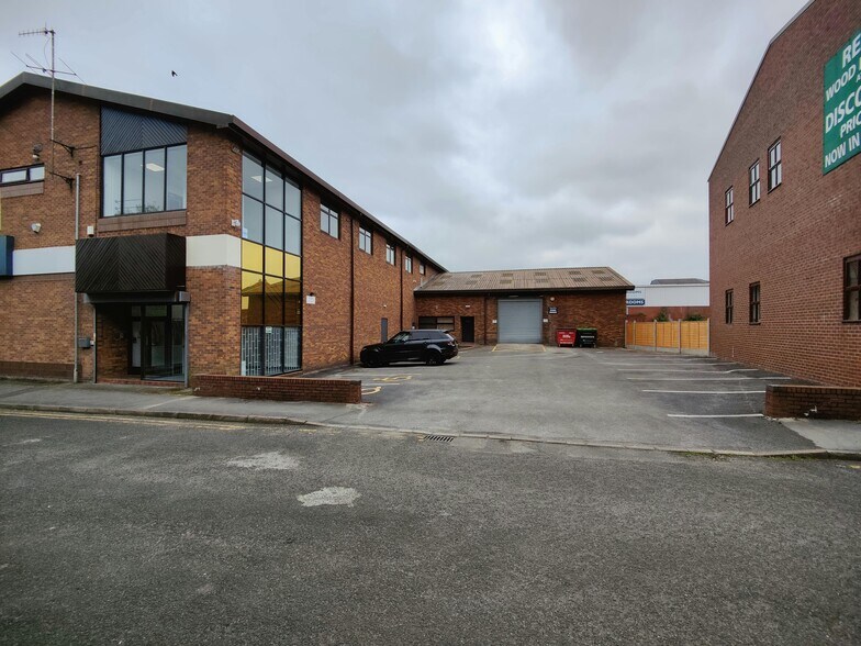 Churchill Way, Macclesfield à louer - Photo de l’immeuble – Image 1 sur 10