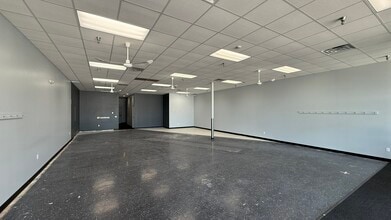 13215-13483 W Center Rd, Omaha, NE à louer Photo intérieure– Image 2 sur 10