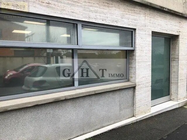 Local commercial dans Villeneuve-le-Roi à louer - Photo de l’immeuble – Image 2 sur 16