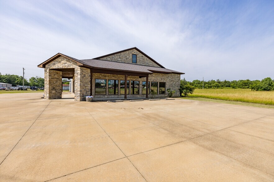 1910 E Jackson St, Hugo, OK à vendre - Photo de l’immeuble – Image 3 sur 69