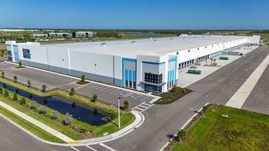 16200 Ben Hill Griffin Pky, Fort Myers, FL à louer Photo de l’immeuble– Image 2 sur 2