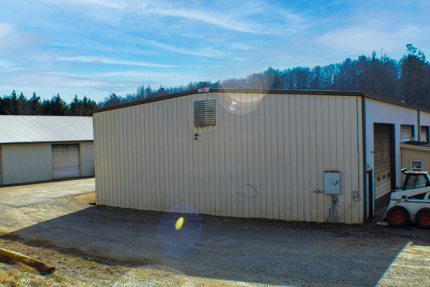 106 W Marion Business Park, Marion, NC à vendre - Photo de l’immeuble – Image 2 sur 39