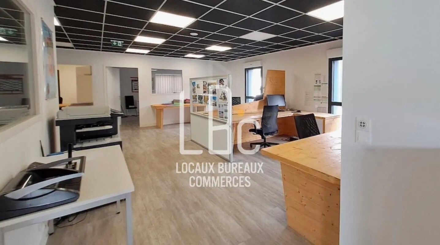 Bureau dans Haute-Goulaine à louer Photo de l’immeuble– Image 1 sur 9