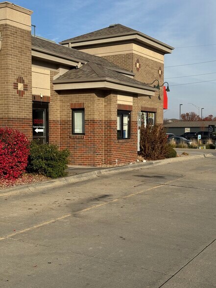 5955-5999 N 27th St, Lincoln, NE à louer - Photo de l’immeuble – Image 3 sur 7