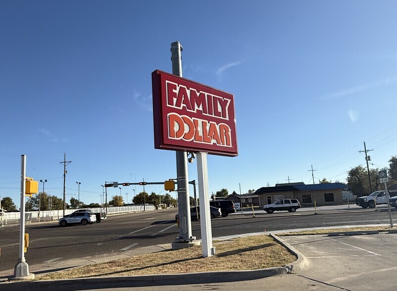 854 S Hobart St, Pampa, TX à louer - Photo de l’immeuble – Image 3 sur 4