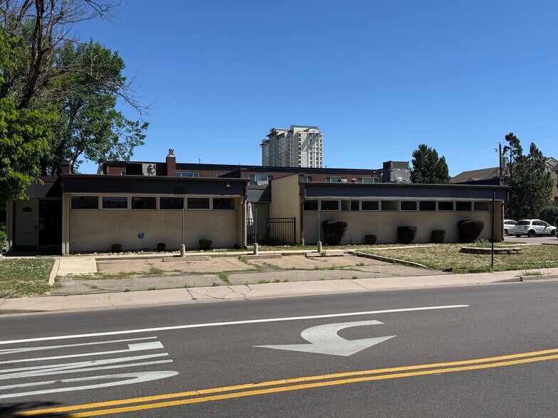 4411 E Kentucky Ave, Glendale, CO à vendre - Photo de l’immeuble – Image 2 sur 23