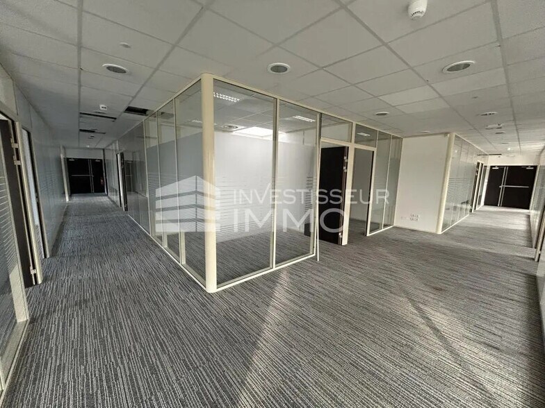 Bureau dans Cergy à louer - Photo de l’immeuble – Image 3 sur 3
