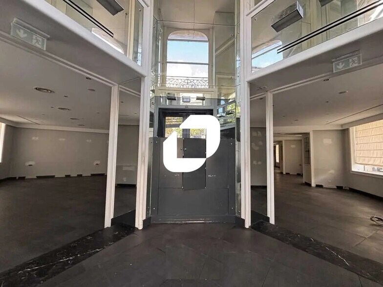 Local commercial dans Paris à louer - Photo intérieure – Image 3 sur 8
