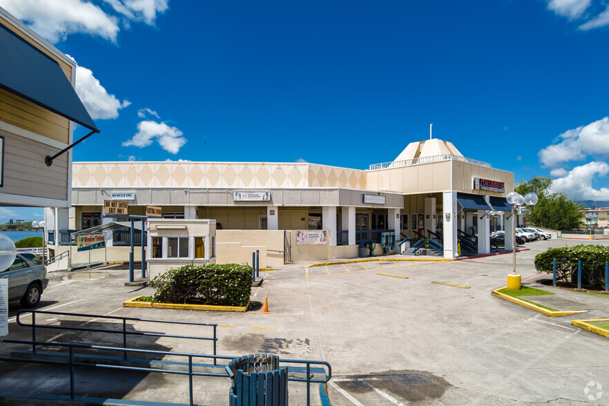 98-199 Kamehameha Hwy, Aiea, HI à louer - Photo de l’immeuble – Image 2 sur 9