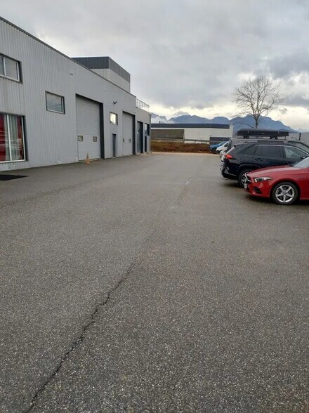 Bureau dans Voglans à louer - Photo de l’immeuble – Image 2 sur 9