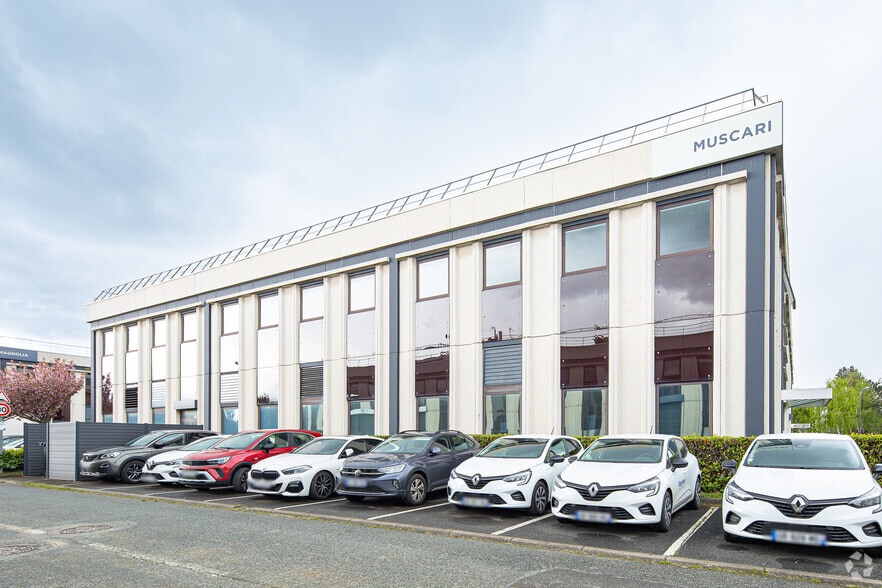 16 Bis Avenue Du Québec, Villebon-sur-Yvette à louer - Photo de l’immeuble – Image 2 sur 20