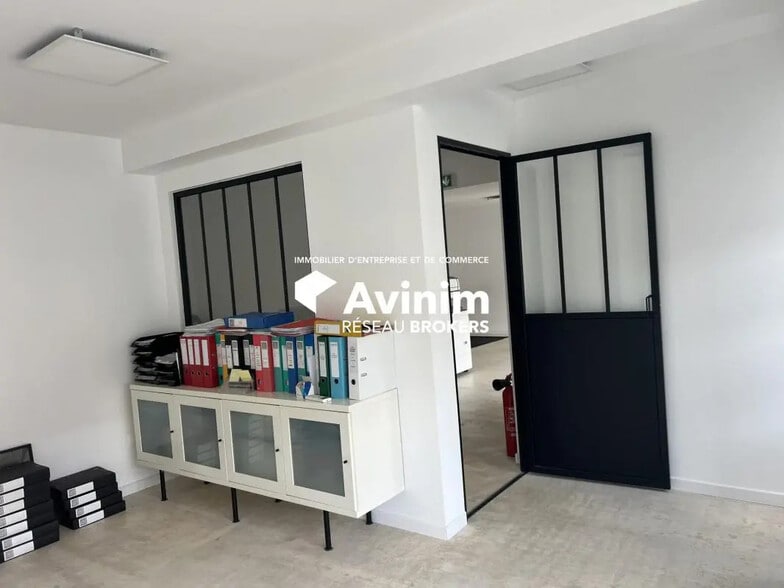 Local commercial dans La Verpillière à louer - Photo intérieure – Image 2 sur 7