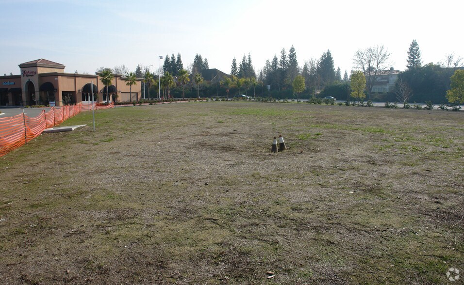 9405 N Fort Washington Rd, Fresno, CA à vendre - Photo de l’immeuble – Image 1 sur 3