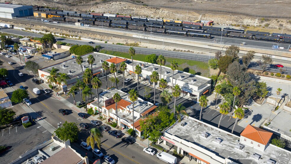 601-631 E San Ysidro Blvd, San Ysidro, CA à louer - Aérien – Image 3 sur 7