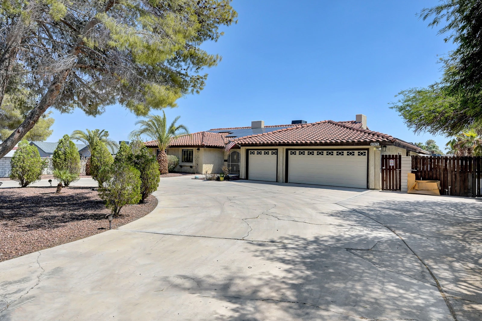 6975 Obannon Dr, Las Vegas, NV à louer Photo principale– Image 1 sur 17