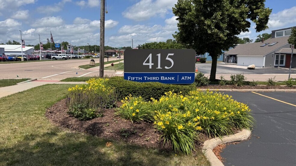 415 S Main St, Elburn, IL à louer - Photo de l’immeuble – Image 2 sur 11