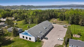 Plus de détails pour 2049 N US Highway 31, Petoskey, MI - Local commercial à louer