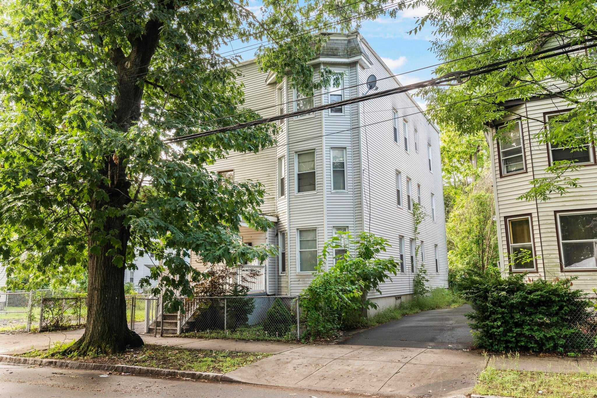 14 Bassett St, New Haven, CT à vendre Photo principale– Image 1 sur 2