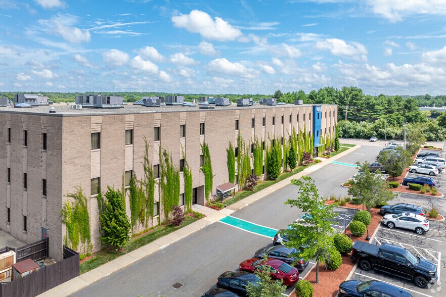 45 Dan Rd, Canton, MA à louer - Photo de l’immeuble – Image 3 sur 9