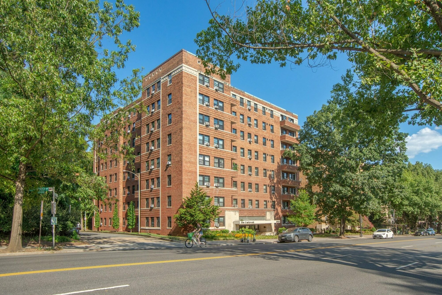 2929 Connecticut Ave NW, Washington, DC à louer - Photo de l’immeuble – Image 1 sur 8