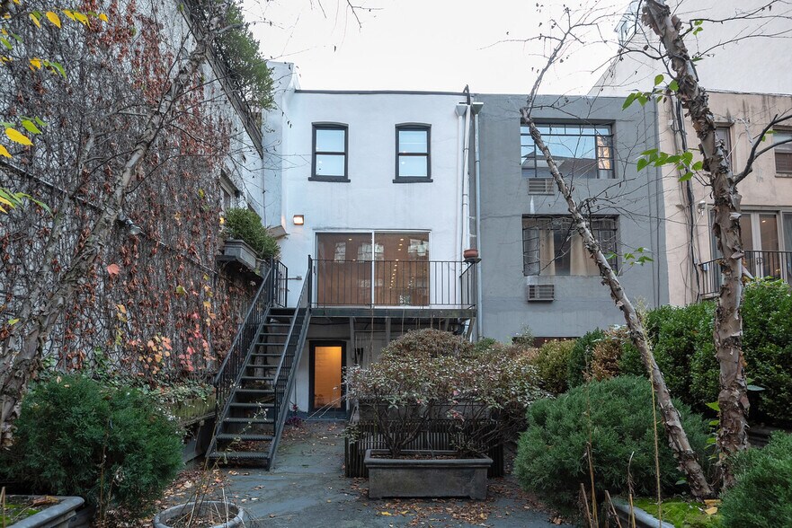 353 E 62nd St, New York, NY à vendre - Photo de l’immeuble – Image 2 sur 16