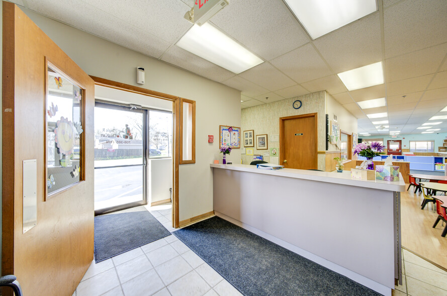 5500 147th St, Oak Forest, IL à vendre - Photo de l’immeuble – Image 3 sur 13