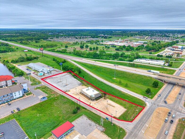 4903 N Harrison St, Shawnee, OK à vendre - Photo de l’immeuble – Image 3 sur 76