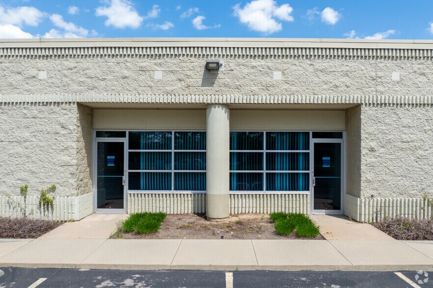 9942 N Alpine Rd, Machesney Park, IL à louer - Photo de l’immeuble – Image 3 sur 5