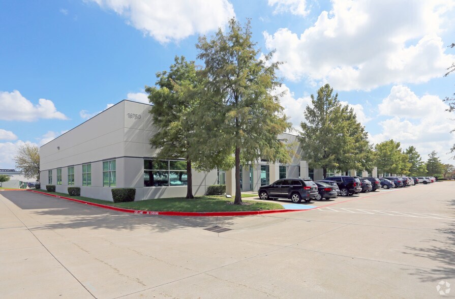 16750 Westgrove Dr, Addison, TX à louer - Photo principale – Image 1 sur 10