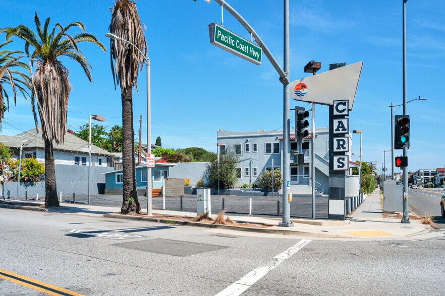 339 S Pacific Coast Hwy, Redondo Beach, CA à louer - Photo de l’immeuble – Image 1 sur 22
